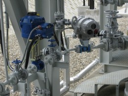 Rotork CVA (left) and IQT valve
actuator installations