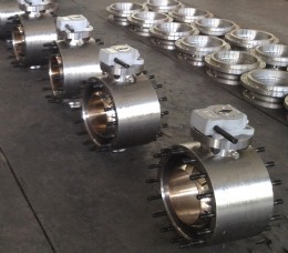 Part of a consignment of Rotork Model 242-30 gearboxes attached to 150mm (6 inch) China Valves Hanwei ball valves for a natural gas project.