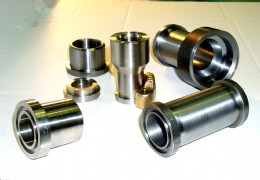 ISO 6162-1 split flanges and ISO 6162-1 flange heads to a variety of other standards (photo: Main Manufacturing Products Inc.)