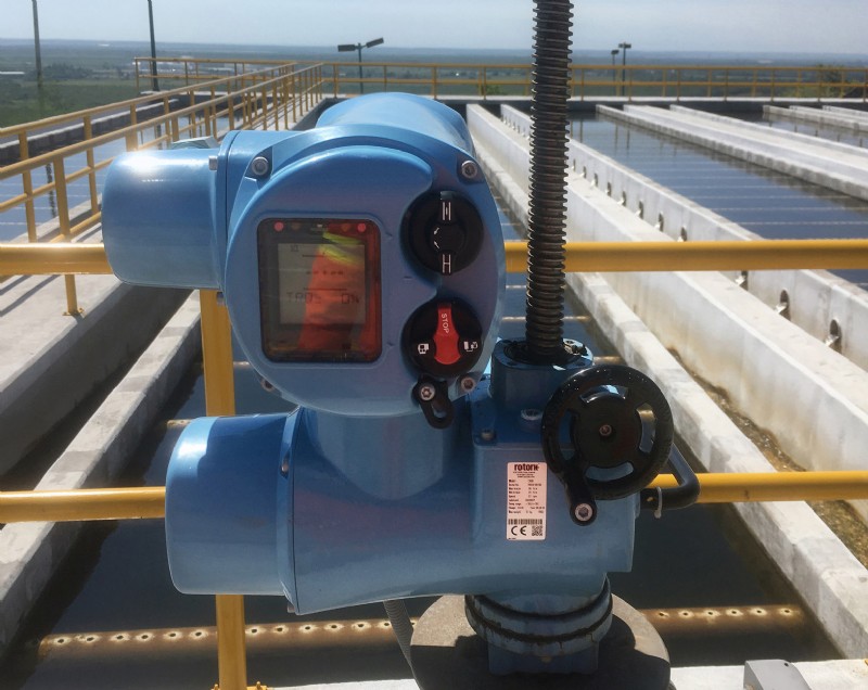 One of the new Rotork CKc actuators (Model number CKc60) during installation at the Los Horcones waste water treatment plant.