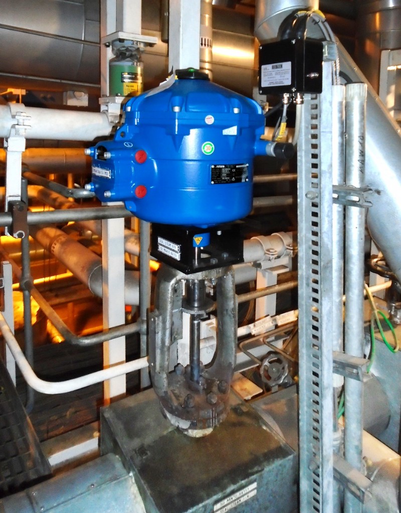 A CVL actuator on a control valve. A CVL actuator on a control valve.
