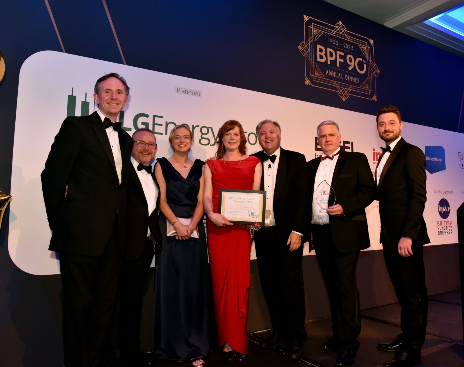 David Jackson and colleagues (l-r) Andrew Slone, Laura Thompson, Emma Bell, Ed Surman and Mark Ashbridge pictured with speaker for the evening, former Shadow Chancellor, Ed Balls as they receive the 2023 BPF Energy Award on behalf of James Walker Group.